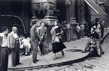 Ruth Orkin - American girl in Italy